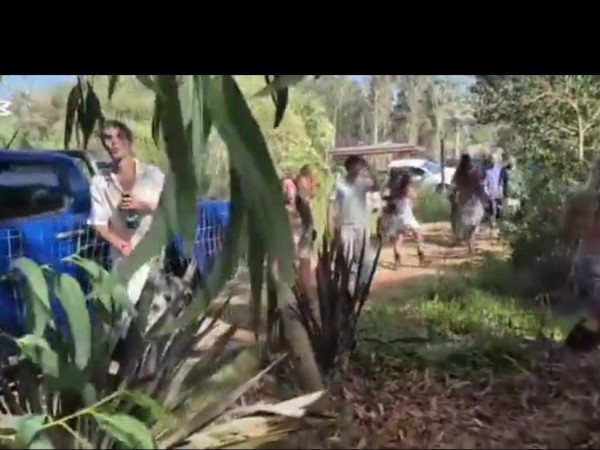 “Salí porque te pego un tiro”: vecino de Santa Mónica furioso por fiesta al lado de su casa