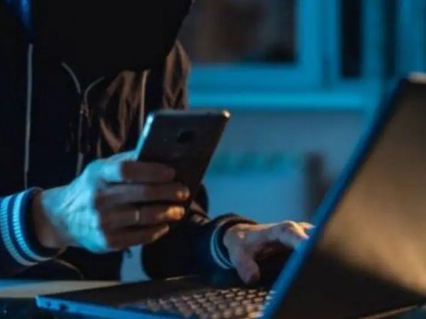 Cayeron dos personas por una estafa que dejó pérdidas de casi 8.000 dólares y más de 90.000 pesos