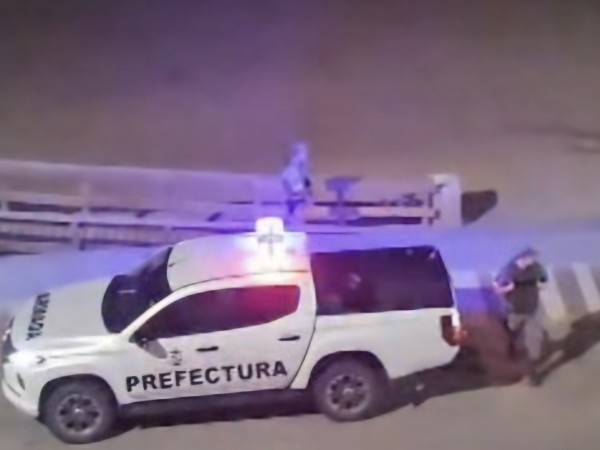 Desalojaron y detuvieron a tres hombres que establecieron un campamento en Playa Mansa