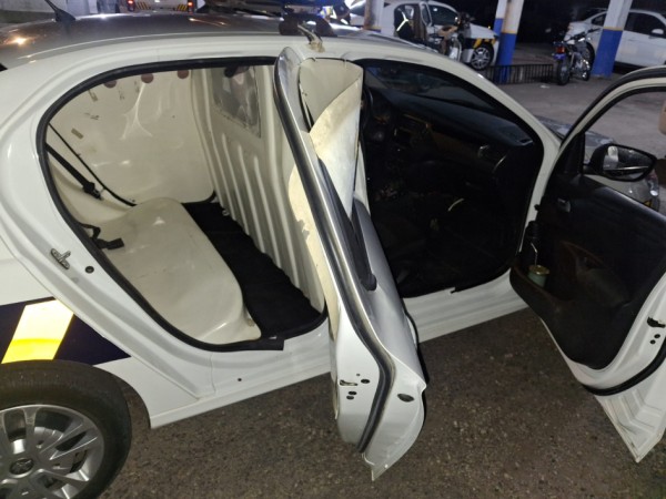 Un hombre fue condenado tras agredir a un policía y provocar daños dentro de un móvil