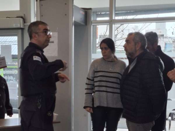 El edil Alexandro Infante se presentó hoy en el Centro de Justicia de Maldonado e ingresó en calidad de detenido