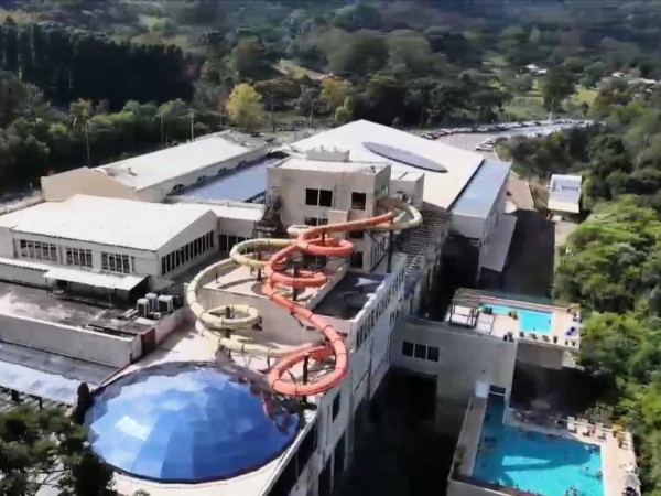 Blás visitó Gramado y reafirmó el Parque de Nieve en Punta del Este y proyectó uno de aguas calientes en Piriápolis