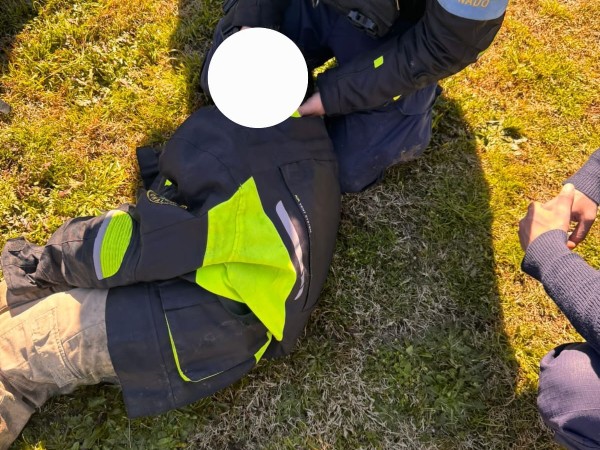 Niño fue rescatado inconsciente del agua gracias a la rápida intervención de la Policía y una estudiante de enfermería