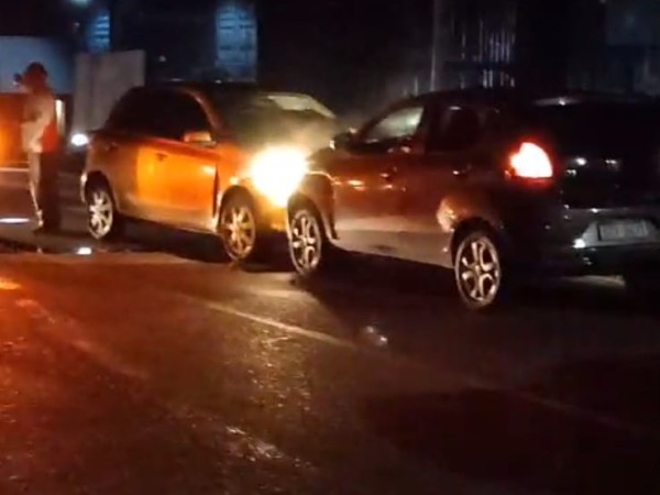 Choque entre dos autos dejó tres personas lesionadas