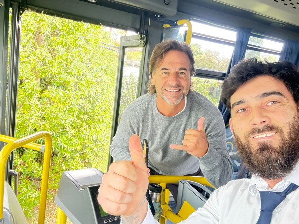 Luis Lacalle Pou viajó en ómnibus de línea entre José Ignacio y Punta del Este